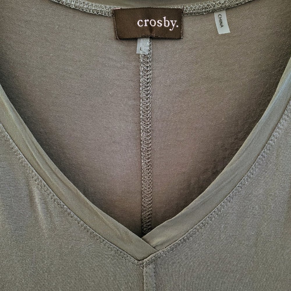 Crosby Olive Green Center Seam Short Sleeve Chiffon Trimmed V-Neck Top - Size L - Picture 2 of 6
